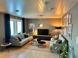 Large family home with good standards - 0