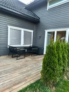 Large family home with good standards - 2