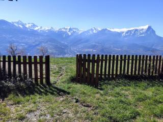 Nid d'aigle, vue panoramique dégagée et jardin, de plein pied, face au Sud et aux montagnes - 1