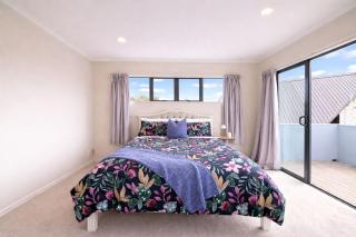 Orakei 5BR Retreat Near Mission Bay and CBD - 8