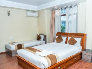 Yangchen Home Hotel - 1