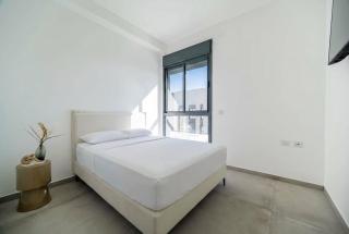 Luxury 5BR Penthouse Huge Sea-View Balcony l Mamad - 6