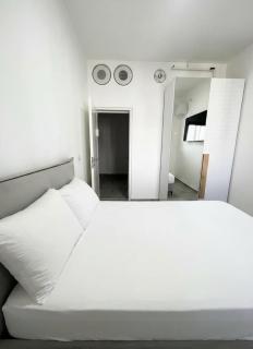 Luxury 5BR Penthouse Huge Sea-View Balcony l Mamad - 2