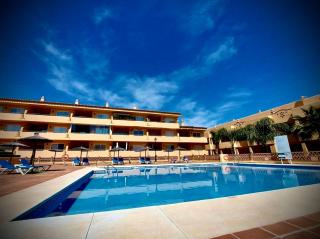 2 bed Elviria - 65sqm Terrace - Pools - Walk to Beach - 7