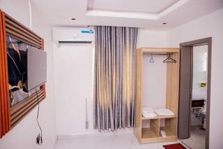 Dee Rocket Hotel & Lounge - 7