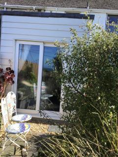Small self contained room - 9