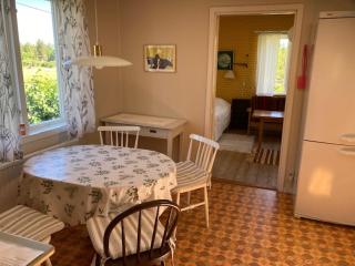 Stuga i gammal by nära bad och skog - 3