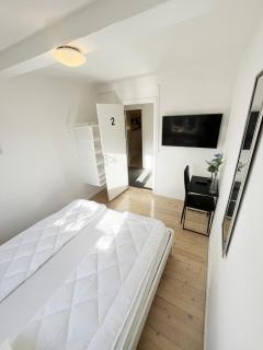 Bright Double Room 20 Free Parking - 8