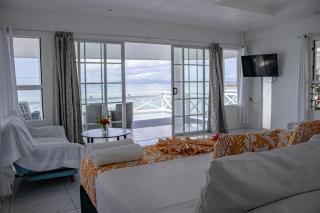 Kuki's By The Harbour - 7