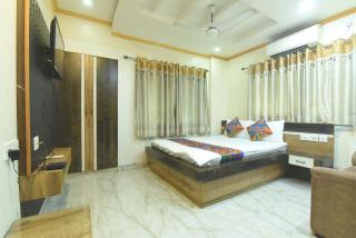 FabHotel Guest O Polis - 8