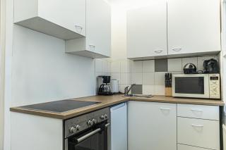 Chic & Cozy 2BR Stay Near U6 Schöpfwerk Station - 9