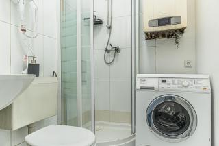 Chic & Cozy 2BR Stay Near U6 Schöpfwerk Station - 5