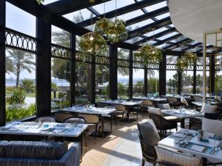 Mövenpick Hotel Bahrain - 8