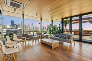 Walk to Melb Uni Hospital CBD Free Parking - 0