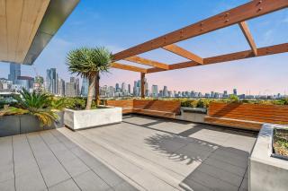 Walk to Melb Uni Hospital CBD Free Parking - 9