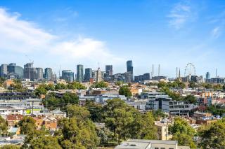 Walk to Melb Uni Hospital CBD Free Parking - 3