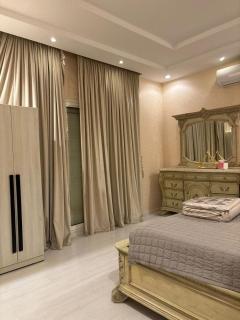 4BR Family Villa with Yard and Fireplace - 8