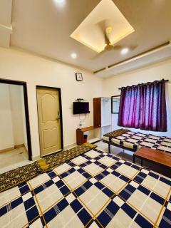 Shri Hari Krupa Bhakta Nivas - 1