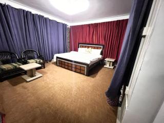 Kashmir Point Flats Near PIA Park - Mountainous View Murree - 5