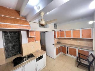 Kashmir Point Flats Near PIA Park - Mountainous View Murree - 4