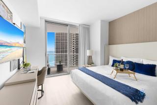 2BR Apt with Amazing Ocean View Balcony & Pool - 6