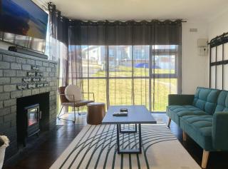 Ocean View Holiday Home - Easy Access to Hobart - 8