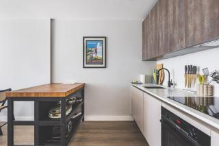 Stylish Wimbledon Flat with Balcony - 1