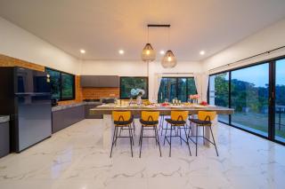 4-Bedroom Panoramic Sea View Villa Pool, Airport Pick-Up Service, Maid Cleaning, Near Karon Beach - 2