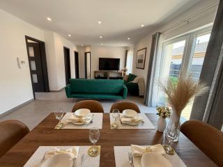 Local-Lux Garden Residence A- 2 Bedrooms-Terrace - 1