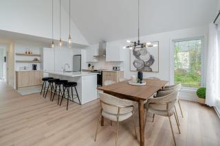 Dahlia #1 - Spa & Pets - 9