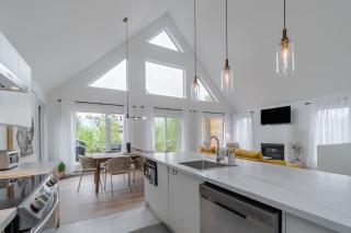 Dahlia #1 - Spa & Pets - 4