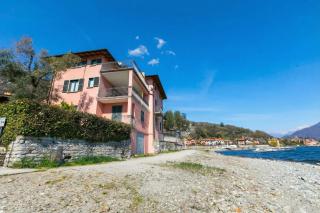Garibaldi Lake view Apartments - 7