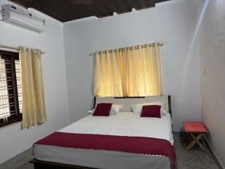 Pulimugam Home Stay - 2