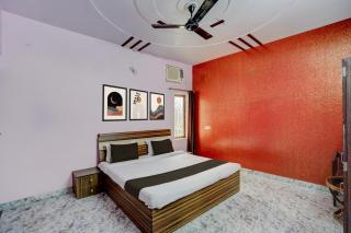 Collection O Gorakhpur Mandir Formerly Pavitra Palace - 6