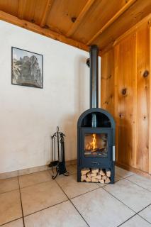 Alpine Hideaway near Brienz with Hot Tub & Parking - 5