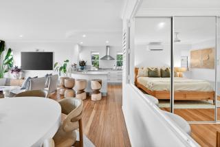 Currumbin Beach House - Oceanfront - 8