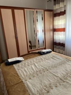 Cozy Seaside Apartment - 5