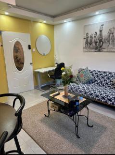 Urban 1BR Apt with elevator and pool - 2