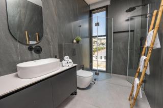 רויאל בוטיק טווינס 2 - 5