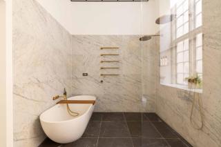 Modern Luxury 4BR Home near King's Garden - 6