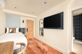 London Bloomsbury Square Hotel by IHG - London - 1