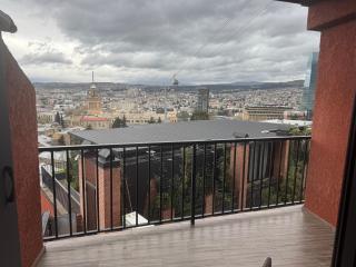 Modern Apartment with Breath-Taking Panoramic Views - 6