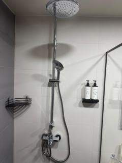 Modern Apartment with Breath-Taking Panoramic Views - 2