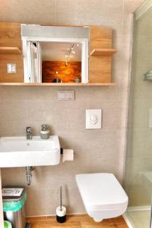 Designer Tiny House with Wraparound Sun Terrace & Garden Lounge - 2