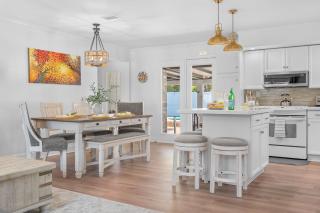 BR with Private Pool Near Downtown & Beach - 4