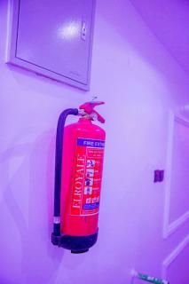 Dee Rocket Hotel & Lounge - 2