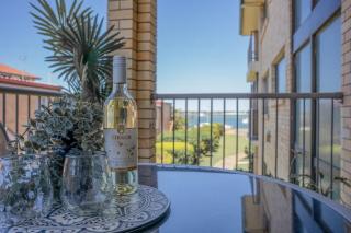 Peaceful Waterfront Apartment - Sandy Inlet Views - 6