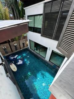 Modern 3BR Private Pool Villa with Parking | Wi-Fi - 9