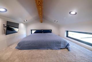 Cozy 2BR Retreat with Pizza Oven Fire Pit & Loft - 1