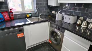 Modern 3-Bedroom Rainham Home - Perfect for Contractors & Families - Parking & Free WiFi - A Place to Rest, A Place to Reconnect - 1